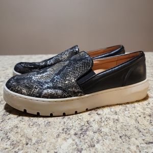 Vionic Dinora Boa and Black Slip on Sneaker